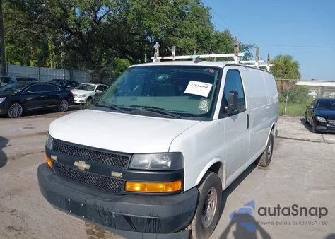 2018 Chevrolet Express G2500 из США, поврежденный, VIN 1GCWGAFP5J1221010